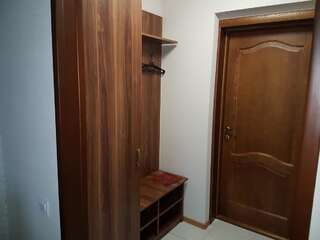 Отели типа «постель и завтрак» готель Біля фонтану Винница Двухместный номер с 2 отдельными кроватями и ванной комнатой-2